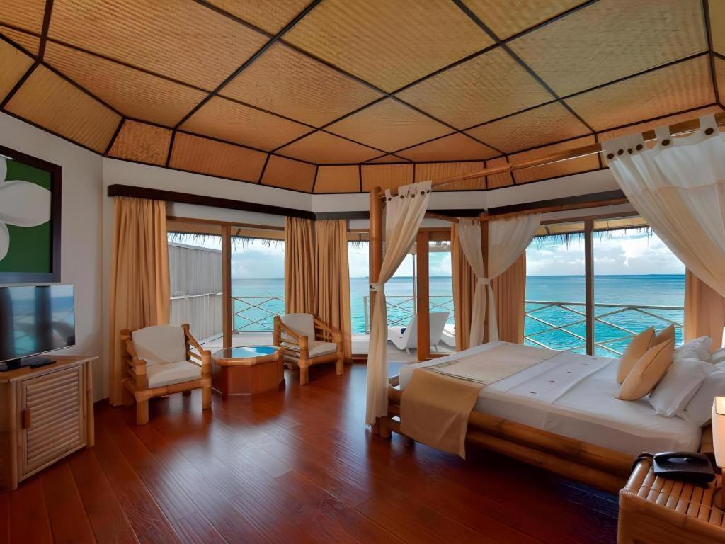 Angaga Island Resort And Spa Экстерьер фото