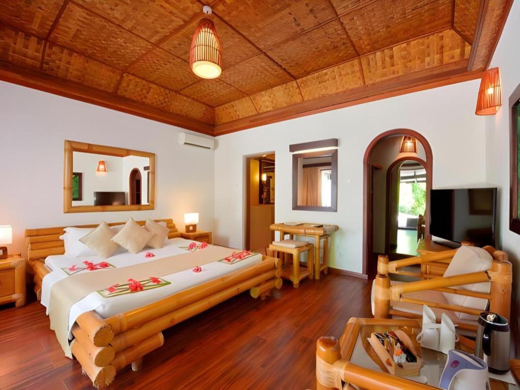 Angaga Island Resort And Spa Экстерьер фото