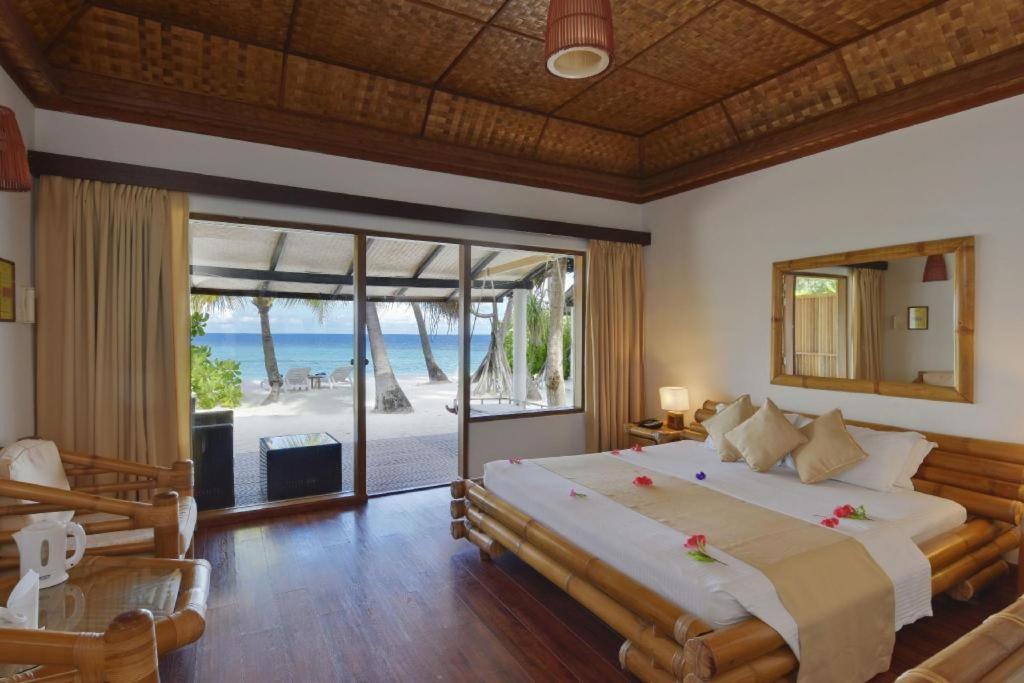 Angaga Island Resort And Spa Экстерьер фото
