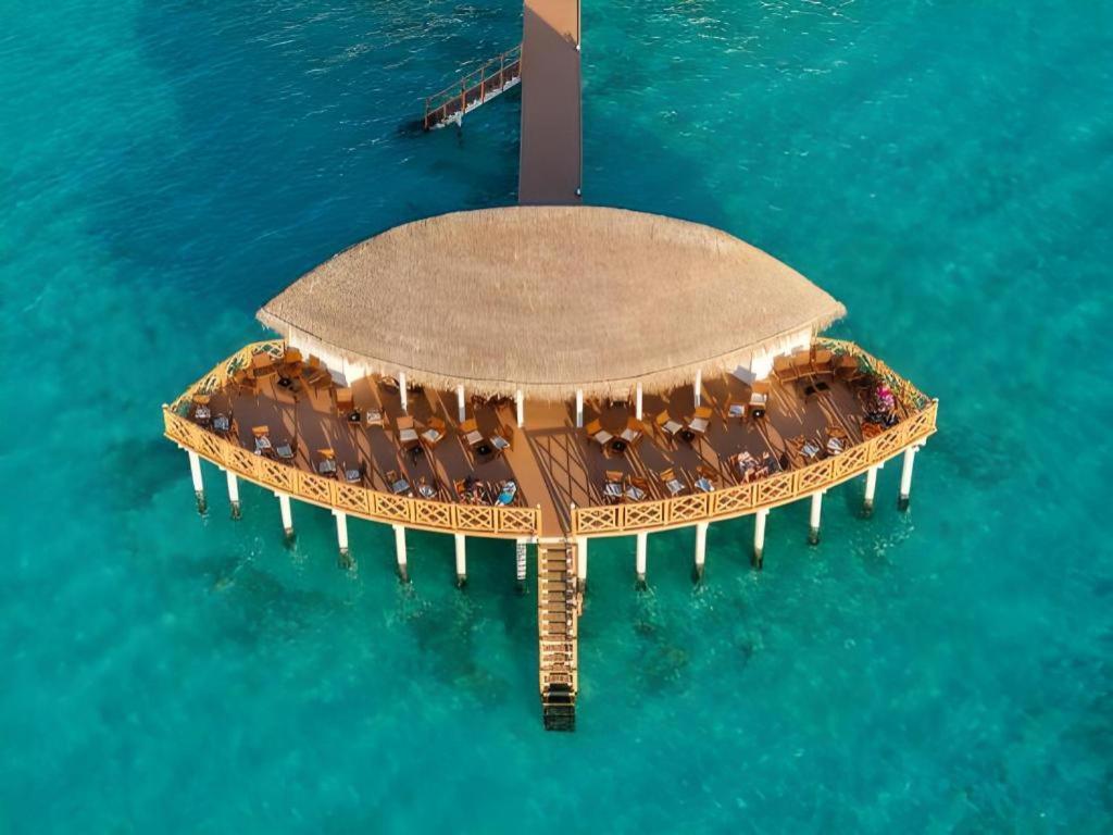 Angaga Island Resort And Spa Экстерьер фото