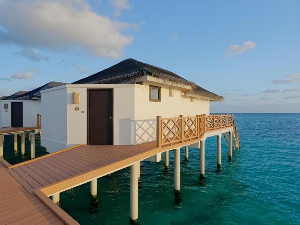 Angaga Island Resort And Spa Экстерьер фото